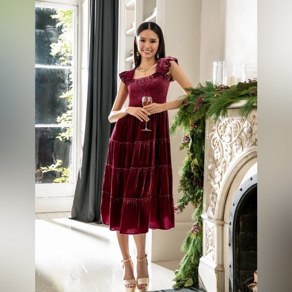 HILL HOUSE HOME The Ellie Nap Dress in Burgundy Velvet